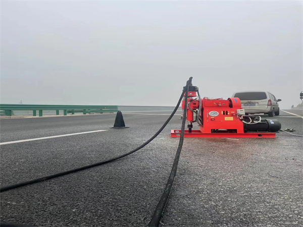 博罗马路路基路面开裂下沉注浆加固灌浆